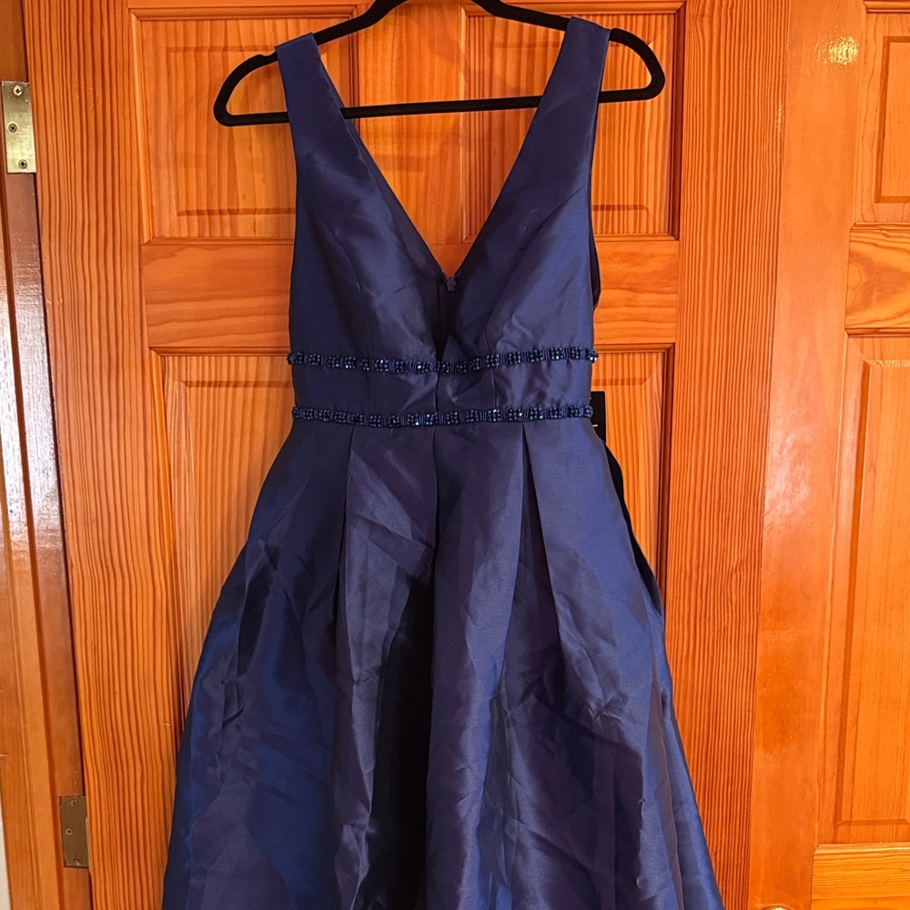 Elegant Navy Blue Sleeveless Dress